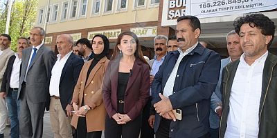 BULANIK BELEDİYESİ BORÇLARI BELEDİYE BİNASINA ASTI