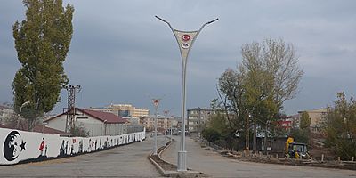 CADDE VE SOKAKLARA MODERN AYDINLATMA DİREKLERİ
