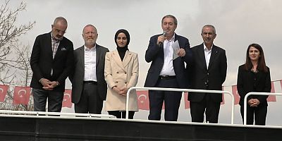 DEM Parti Eş Genel Başkanı Bakırhan, Bulanık'ta Halk Buluşması'na katıldı