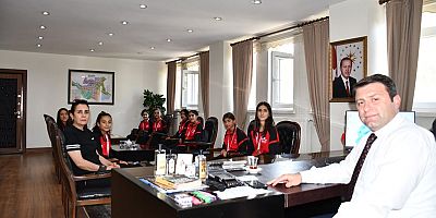 Ocak, Kız Voleybol Takımını Tebrik Etti